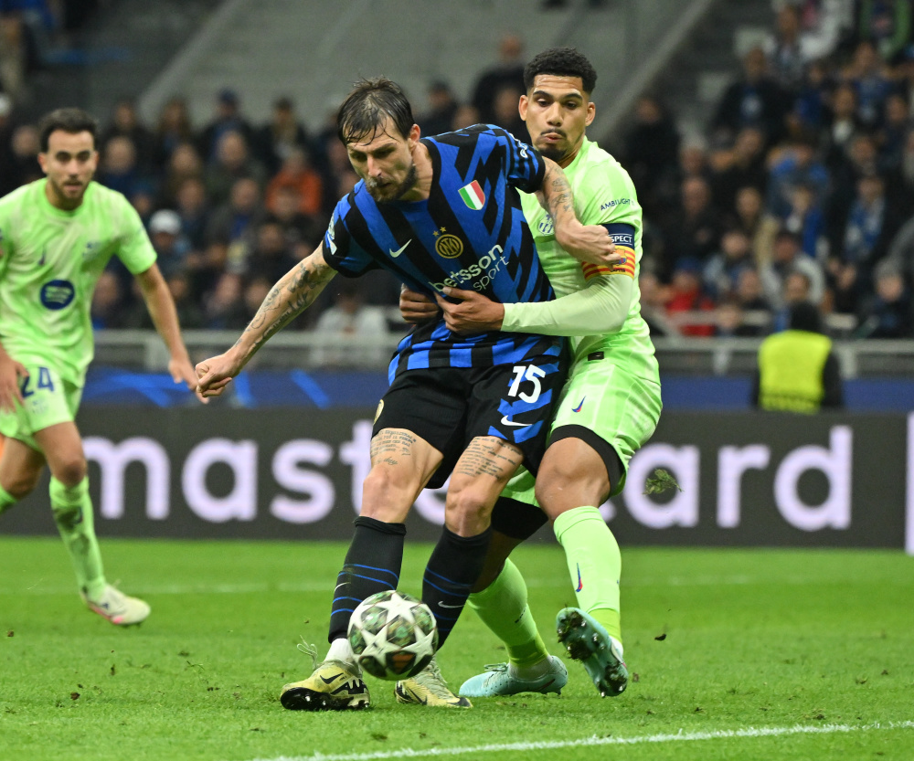 应窗口里 应窗口里